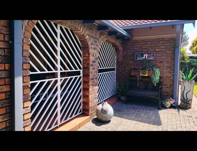 3 BEDROOM HOUSE TO LET IN VANDERBIJLPARK SE 6